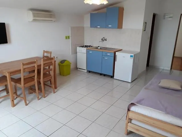 Apartmani Sokol Врси Гостевой дом